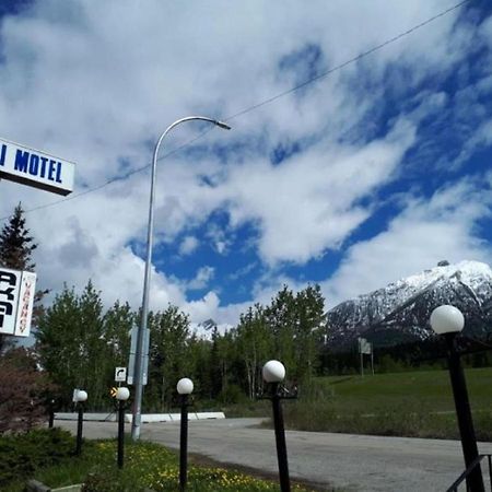 Akai Motel Canmore Exterior photo