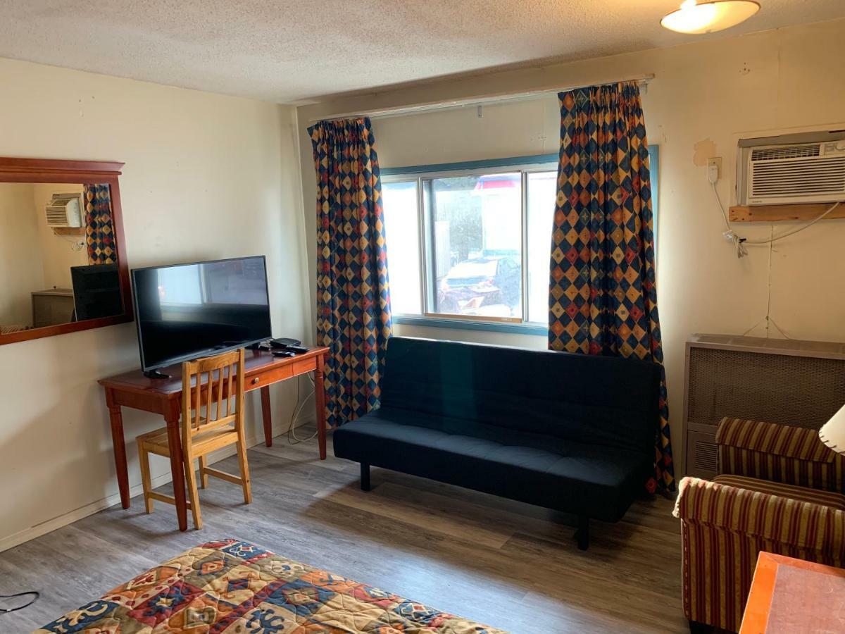 Akai Motel Canmore Exterior photo