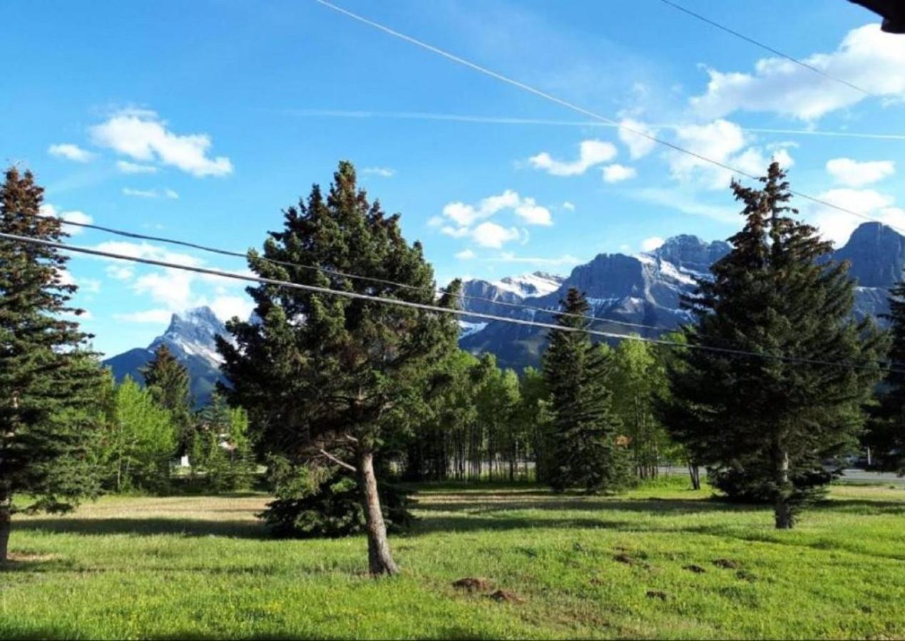 Akai Motel Canmore Exterior photo